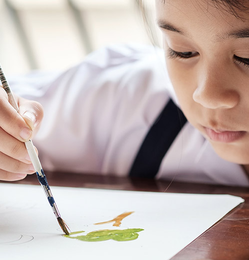 girl painting
